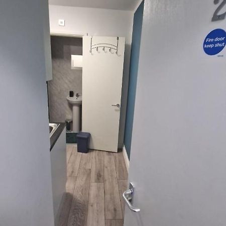 The Appletree Aparthotel Cowley  Екстериор снимка