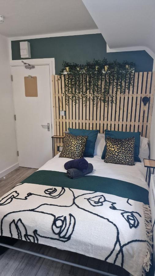 The Appletree Aparthotel Cowley  Екстериор снимка